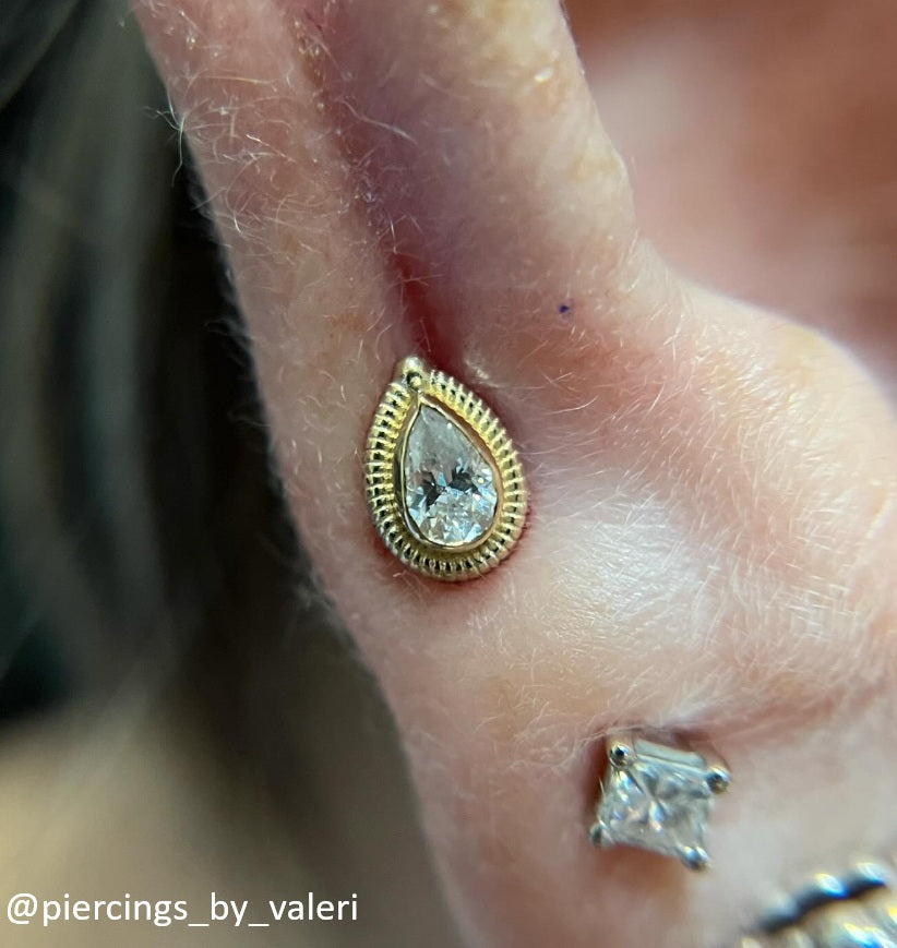 Twisted Pear Bezel